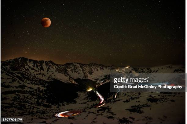 full eclipse loveland pass - total lunar eclipse stock pictures, royalty-free photos & images