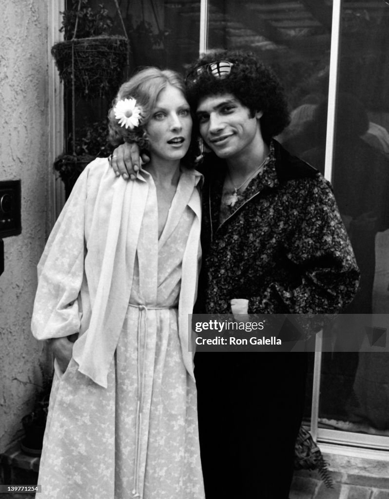 Actor Robert Hegyes and wife Mary Kunes attend Mary Kunes Fashion... Fotografía de noticias