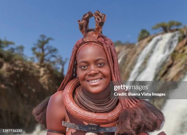 namibia. portrait of a himba woman - himba imagens e fotografias de stock