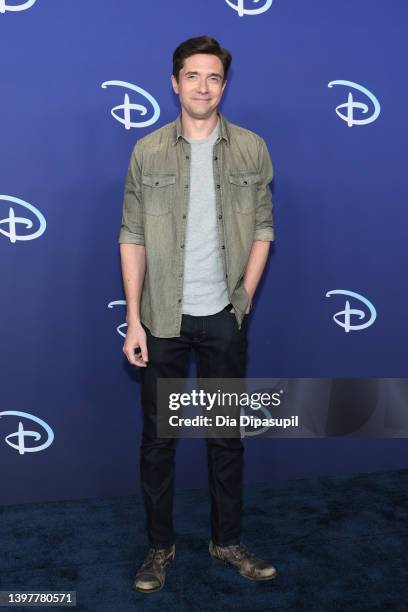 Topher Grace attends the 2022 ABC Disney Upfront at Basketball City - Pier 36 - South Street on May 17, 2022 in New York City.