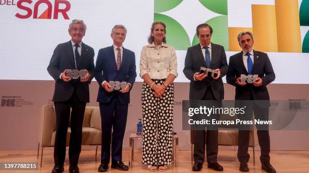 Psychiatrist Luis Rojas Marcos and Infanta Elena, Duchess of Lugo, pose at the 3rd Edition of the Business Awards of Southern Spain at the IESE...
