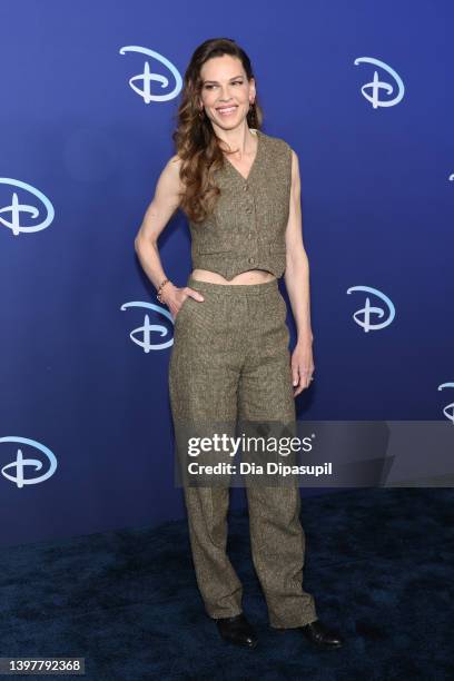 Hilary Swank attends the 2022 ABC Disney Upfront at Basketball City - Pier 36 - South Street on May 17, 2022 in New York City.