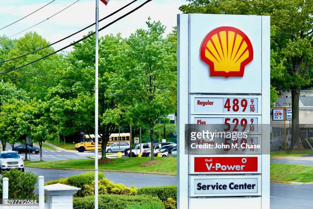 shell gasolinera fuel precios - galón fotografías e imágenes de stock