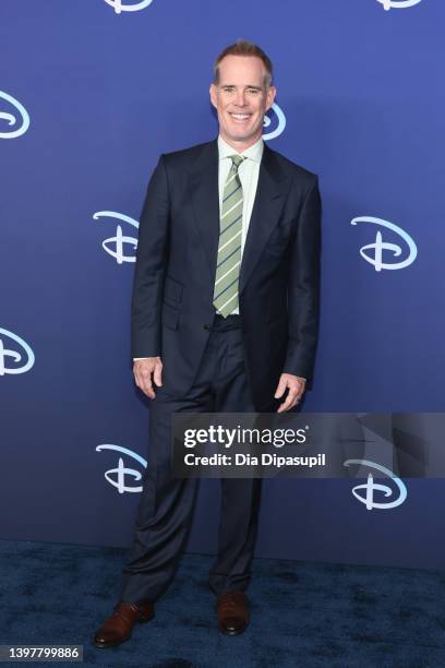 Joe Buck attends the 2022 ABC Disney Upfront at Basketball City - Pier 36 - South Street on May 17, 2022 in New York City.