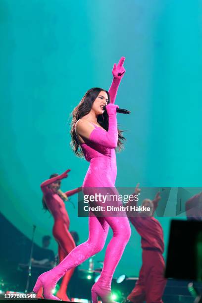 Dua Lipa performs on stage at Ziggo Dome on May 17, 2022 in Amsterdam, Netherlands.