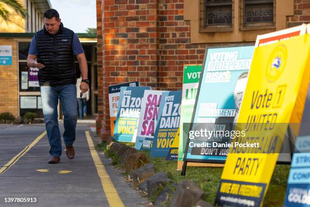 Early voters are seen at a pre-polling centre in Hampton on May 18, 2022 in Melbourne, Australia. Independent Zoe Daniel is standing for the seat of...