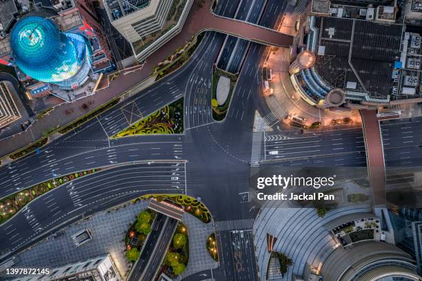 shanghai city lockdown - panchina stockfoto's en -beelden