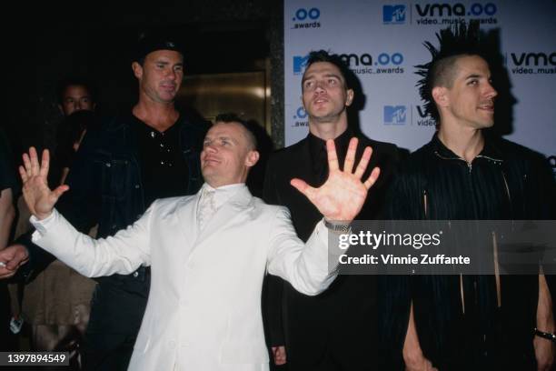 American rock band the Red Hot Chili Peppers arriving for the 2000 MTV Video Music Awards, held at Radio City Music Hall in New York City, New York,...
