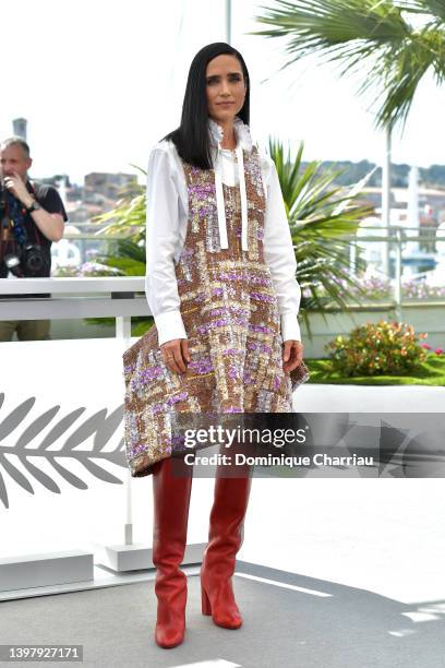 Jennifer Connelly attends the photocall of "Top Gun: Maverick" during the 75th annual Cannes film festival at Palais des Festivals on May 18, 2022 in...