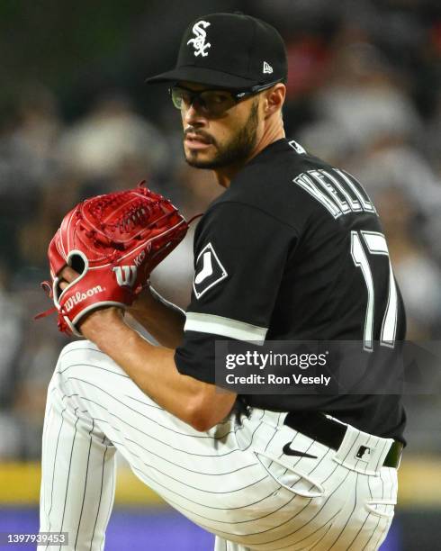 Joe Kelly of the Chicago White Sox pitches against the New York Yankees on May 14, 2022 at Guaranteed Rate Field in Chicago, Illinois.