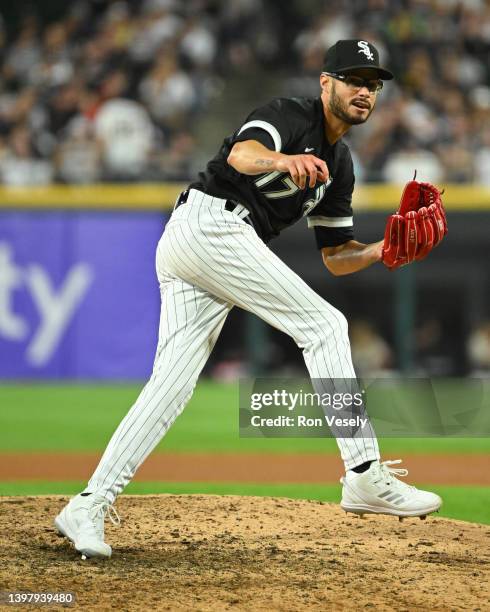 Joe Kelly of the Chicago White Sox pitches against the New York Yankees on May 14, 2022 at Guaranteed Rate Field in Chicago, Illinois.