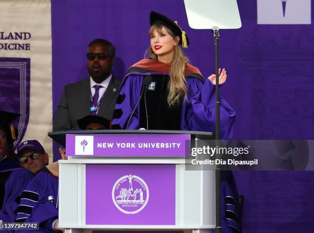 Taylor Graduation Taylor University Photos and Premium High Res Pictures - Getty Images