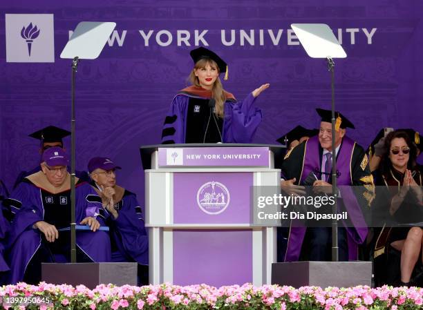 Taylor Graduation Taylor University Photos and Premium High Res Pictures - Getty Images
