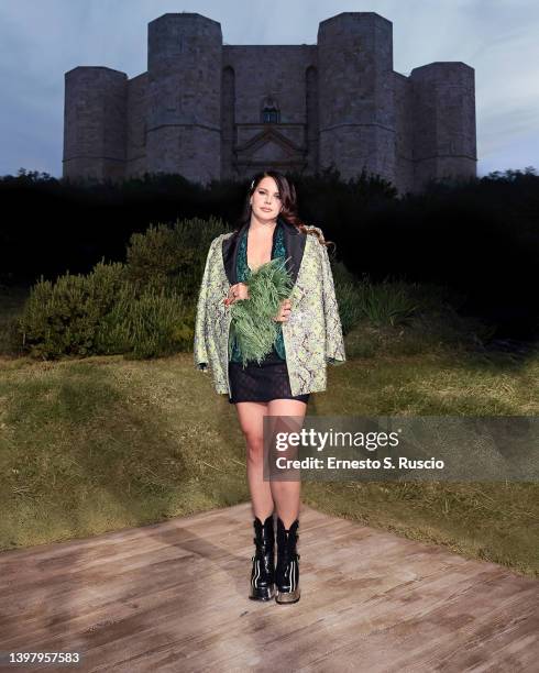 Lana Del Rey arrives at Gucci Cosmogonie - Castel Del Monte on May 16, 2022 in Castel Del Monte, Italy.