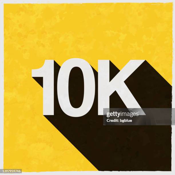 illustrazioni stock, clip art, cartoni animati e icone di tendenza di 10k, 10000 - diecimila. icona con ombra lunga su sfondo giallo strutturato - 10000 metri