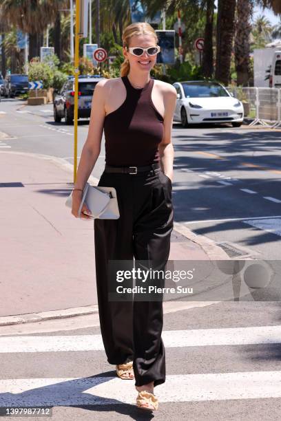 Toni Garrn is seen during the 75th annual Cannes film festival on May 18, 2022 in Cannes, France.