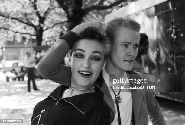 Portrait d'un couple de Punk rocker à Londres, le 01 août 1977.