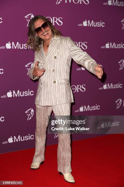 Mark Owen attends The Ivor Novello Awards 2022 at The Grosvenor House Hotel on May 19, 2022 in London, England.