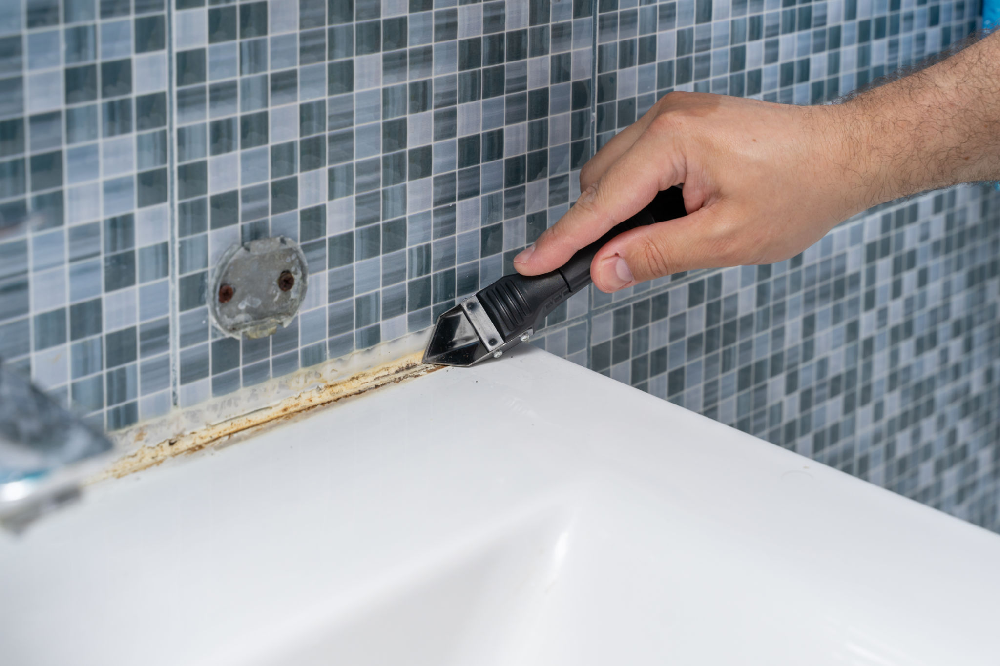 mold removal tools