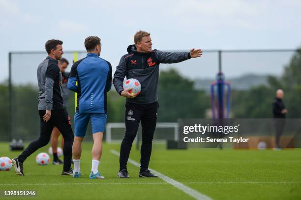 Eddie Howe gestures during the Newcastle United Training session at the Newcastle United Training Centre on May 19, 2022 in Newcastle upon Tyne,...