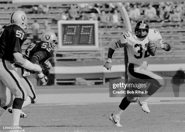 Pittsburgh Steelers RB Franco Harris during playoff game action against Los Angeles Raiders, January 1, 1984 in Los Angeles, California.