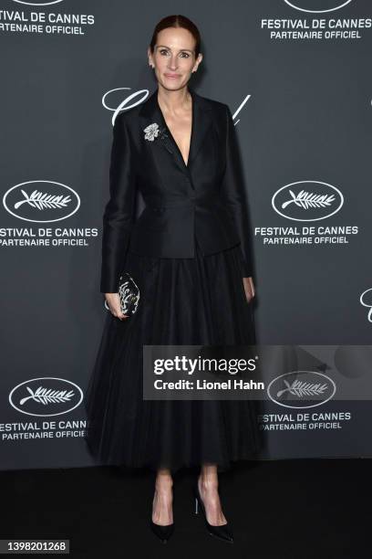 Juila Roberts attends the photocall for the Chopard Trophy during the 75th annual Cannes film festival at Martinez Hotel on May 19, 2022 in Cannes,...