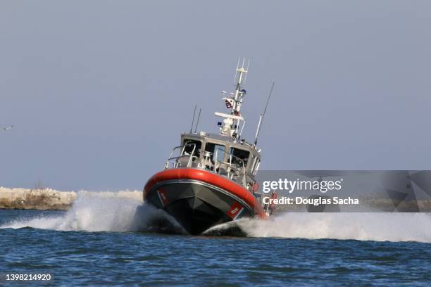 u.s. coast guard response boat medium (rb-m) - lifeboat stock pictures, royalty-free photos & images