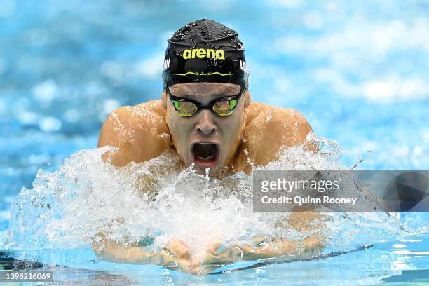 Mitch Larkin of Australia competes in the Mens 200 Metre Individual Medley during day three of the 2022 Australian Swimming Championships at SA...
