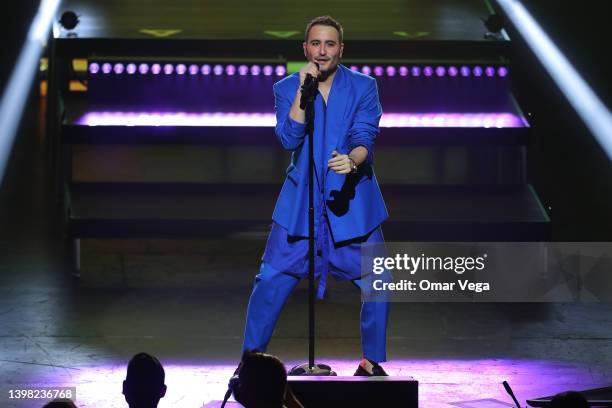 Vocalist Jesus Navarro of Reik performs on stage during "Encambio" USA Tour 2022 at Texas Trust CU Theatre on May 19, 2022 in Grand Prairie, Texas.