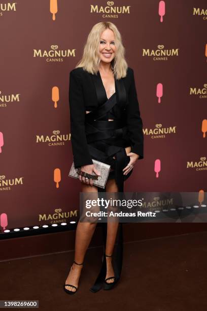 Kylie Minogue attends the 'Classics can be remixed' Magnum event on May 19, 2022 in Cannes, France.