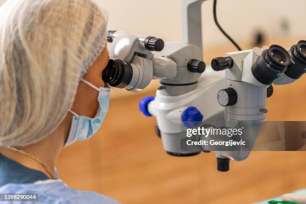 laser eye surgery - microchirurgie stockfoto's en -beelden