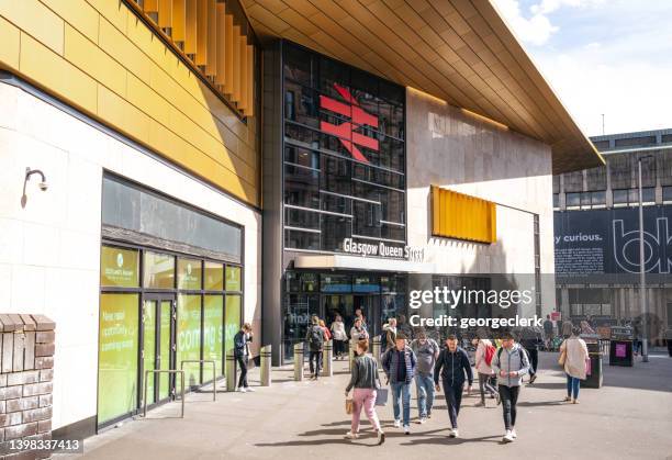 glasgow queen street train station exterior - glasgow bildbanksfoton och bilder