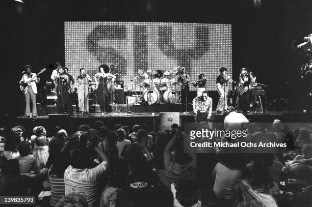 Psychedelic soul group 'Sly And The Family Stone' performs on the TV show 'The Midnight Special' on December 17, 1976 in Burbank, California.