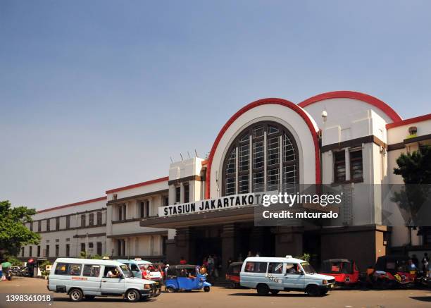 jakarta kota station, the central railway station - art deco by frans ghijsels, jakarta, indonesia - jakarta kota station stock pictures, royalty-free photos & images