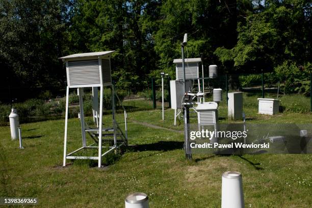 weather station - weather station stock pictures, royalty-free photos & images