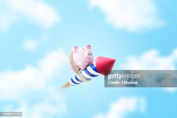 conceptual image for personal finance and growth - piggy bank stock-fotos und bilder