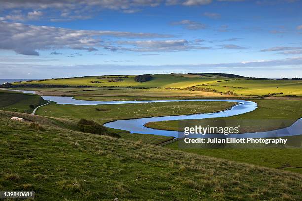 cuckmere river, east sussex, england, uk. - england river landscape stock pictures, royalty-free photos & images