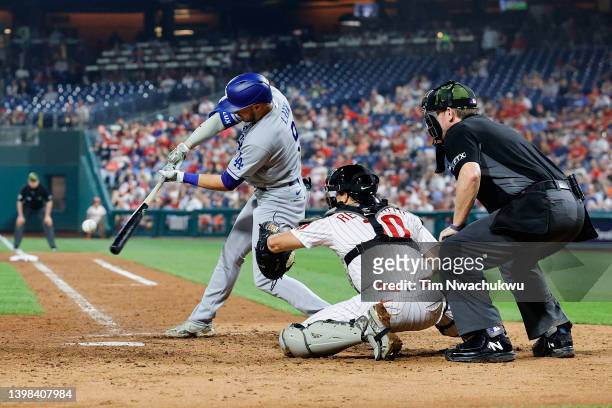 Gavin Lux of the Los Angeles Dodgers hits a single during the eighth inning at Citizens Bank Park on May 20, 2022 in Philadelphia, Pennsylvania.