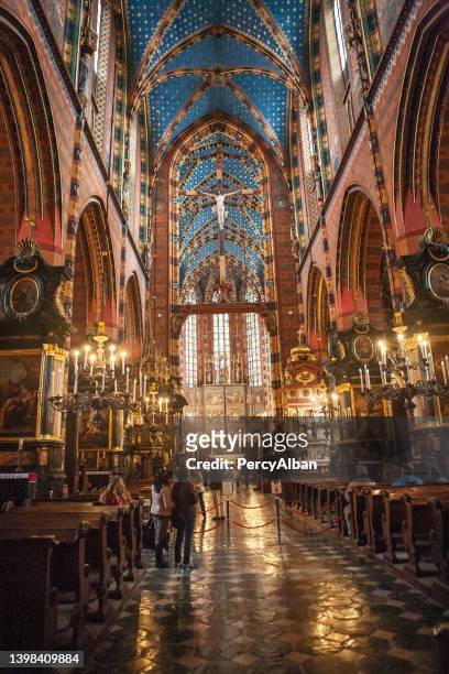 st mary's basilica - krakow imagens e fotografias de stock