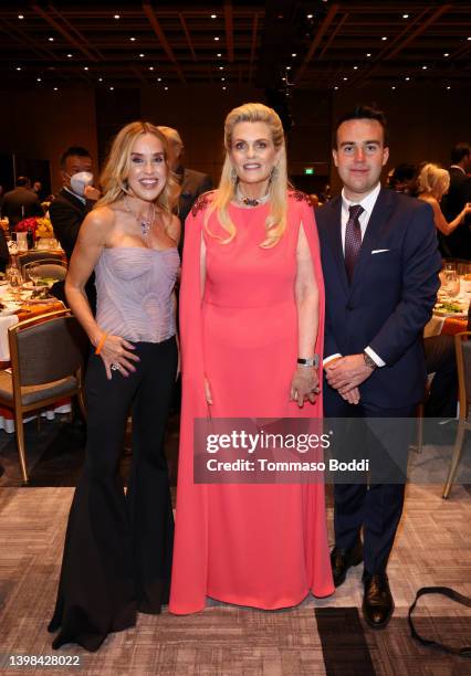 Kara Alloway, Race to Erase MS founder Nancy Davis, and Baron Alloway attend the 29th Annual Race To Erase MS on May 20, 2022 in Los Angeles,...