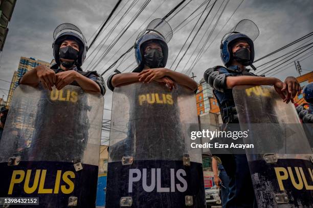 Phillipines Riot 4,868 Philippine Embassy Stock Photos, High-Res Pictures, and Images ...