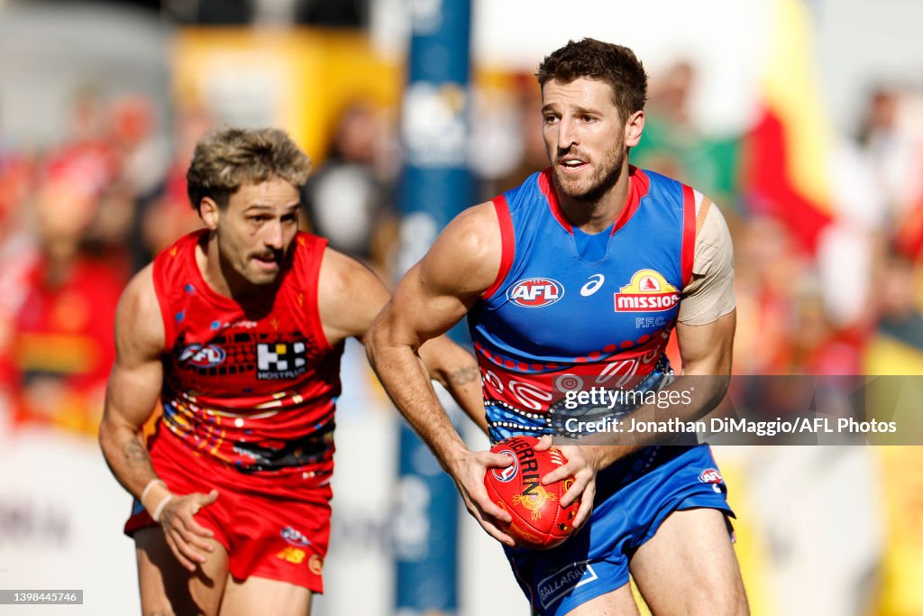 AFL Rd 10 - Western Bulldogs v Gold Coast