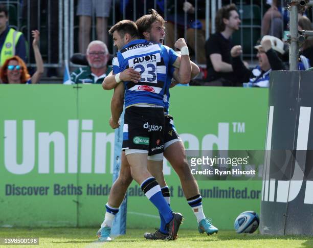 Will Muir of Bath Rugby celebrates scoring their side's third try with teammate Tom de Glanville during the Gallagher Premiership Rugby match between...