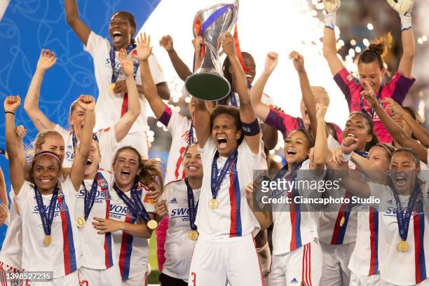 Players of Olympique Lyonnais celebrate after winning during the UEFA Women's Champions League final match between FC Barcelona and Olympique...