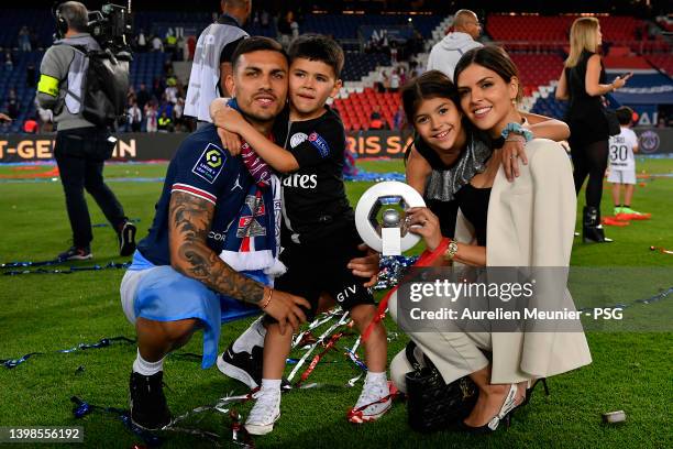 Leandro Paredes of Paris Saint-Germain poses with his wife Camila Galante and their kids after the trophy celebration after the Ligue 1 Uber Eats...