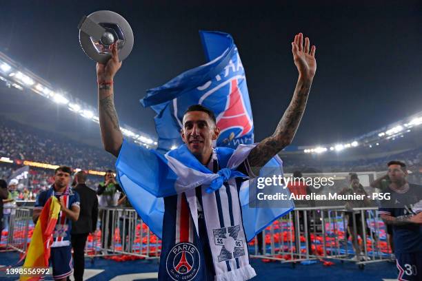 Angel Di Maria of Paris Saint-Germain celebrates the championship title and his last match with PSG with fans after the Ligue 1 Uber Eats match...