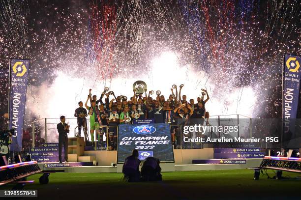 Paris Saint-Germain players celebrate the championship title after the Ligue 1 Uber Eats match between Paris Saint Germain and FC Metz at Parc des...