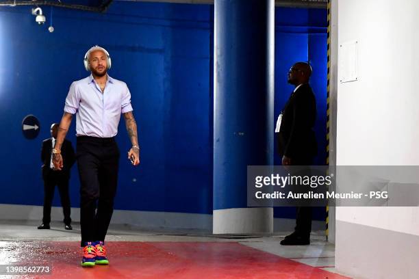 Neymar Jr of Paris Saint-Germain arrives to the stadium for the Ligue 1 Uber Eats match between Paris Saint Germain and FC Metz at Parc des Princes...