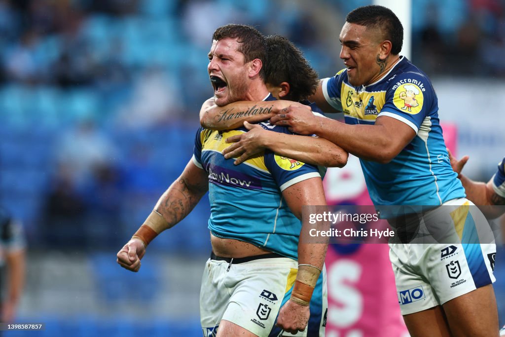 NRL Rd 11 - Titans v Sharks
