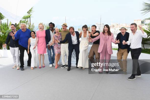 Producer Erik Hemmendorff, Zlatko Buric, Dolly De Leon, Sunnyi Melles, Jean-Christophe Folly, Vicki Berlin, Woody Harrelson, Director Ruben Ostlund,...